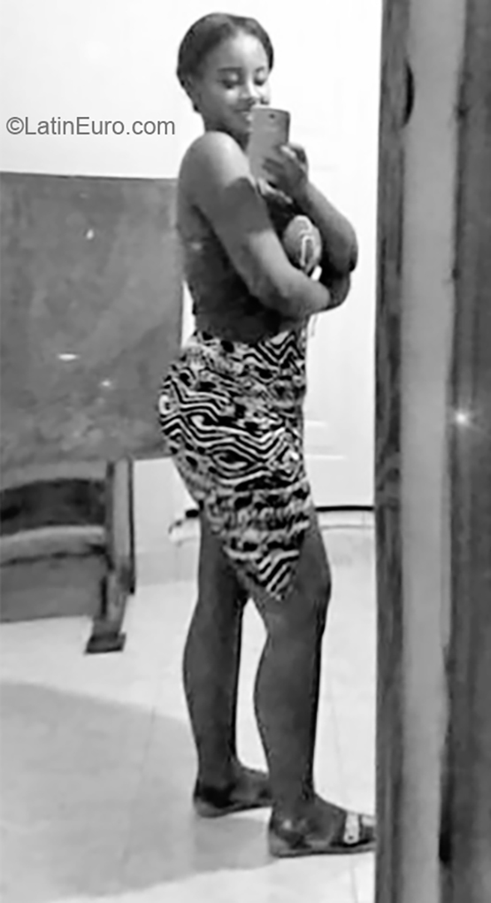 Date this cute Dominican Republic girl Yasiry from Bonao DO35832