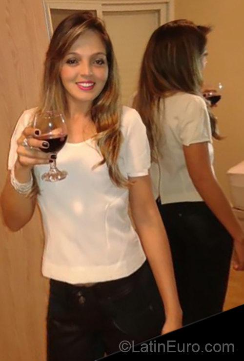Date this voluptuous Brazil girl Sabrina from Braganca Paulista BR10913