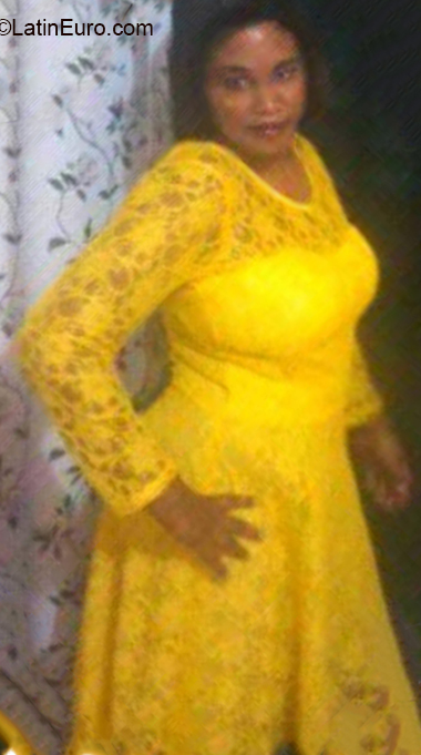Date this attractive Brazil girl Fernanda from Sao Paulo BR10914