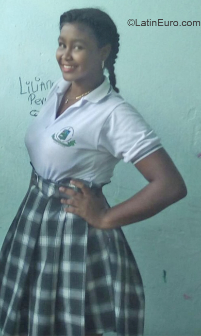 Date this young Colombia girl Madaly from Cartagena CO25981