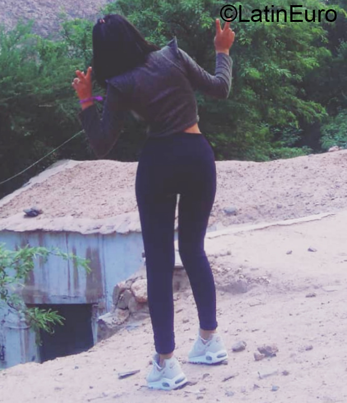 Date this delightful Argentina girl Romina from Salta AR231