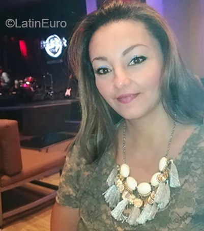 Date this lovely Colombia girl Yesica from Medellín CO25994