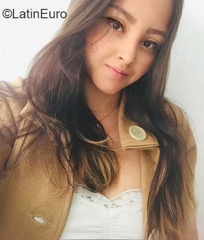 Date this stunning Colombia girl Emily from Bogota CO26008