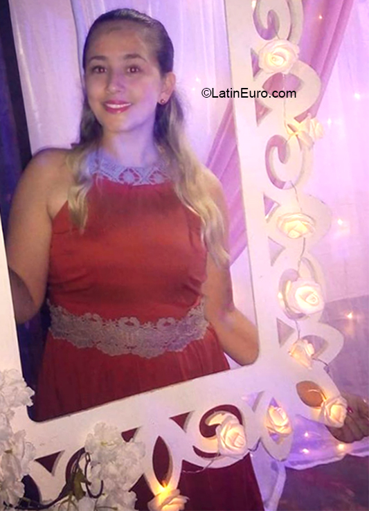 Date this georgeous Colombia girl Silvia from Bucaramanga CO26027