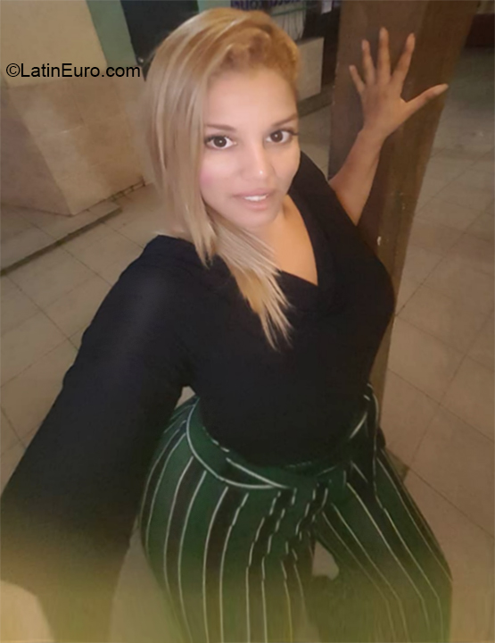 Date this hard body Cuba girl Day from Havana CU591