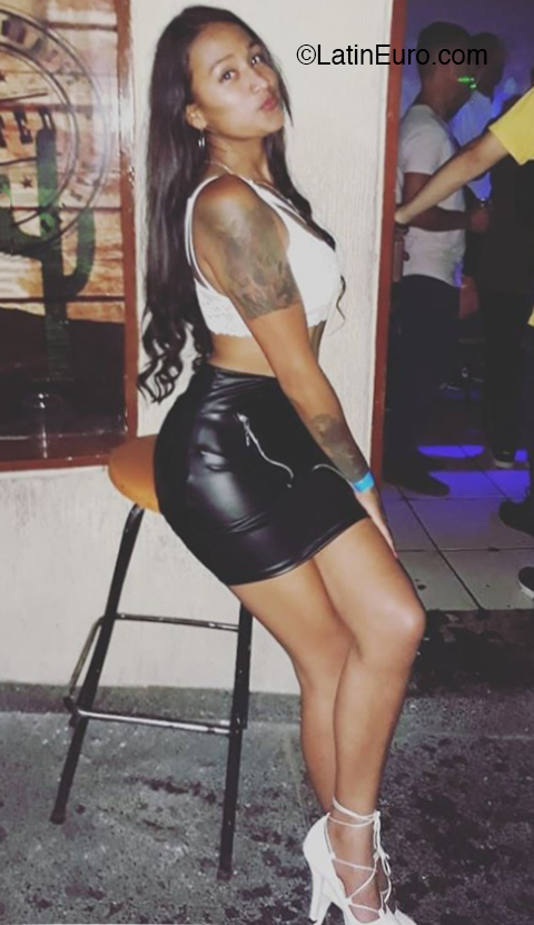 Date this lovely Colombia girl Stefany from Manizales CO26056