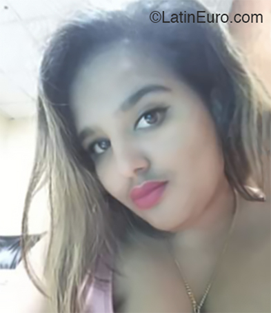 Date this cute Cuba girl Karina from Havana CU597