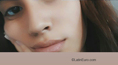 Date this pretty Argentina girl April from San Juan AR237