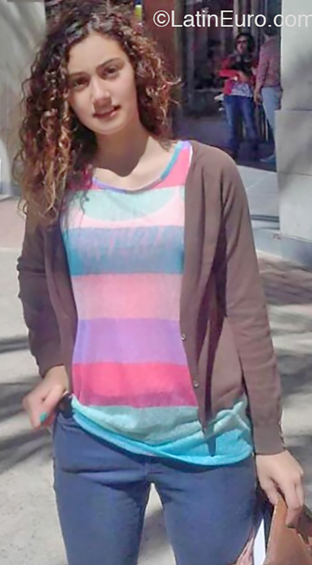 Date this happy Argentina girl Victorina from Bueno Aires AR240