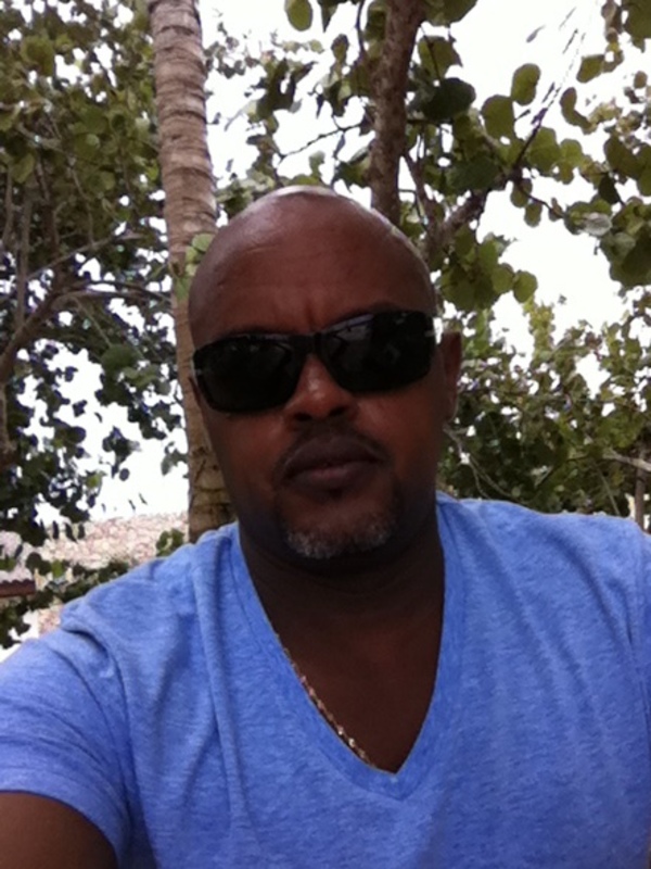Date this georgeous Canada man T from Toronto CA816