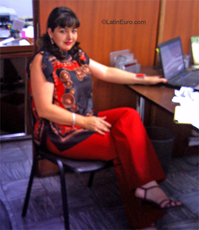 Date this good-looking Colombia girl Yimena from Cali CO26093