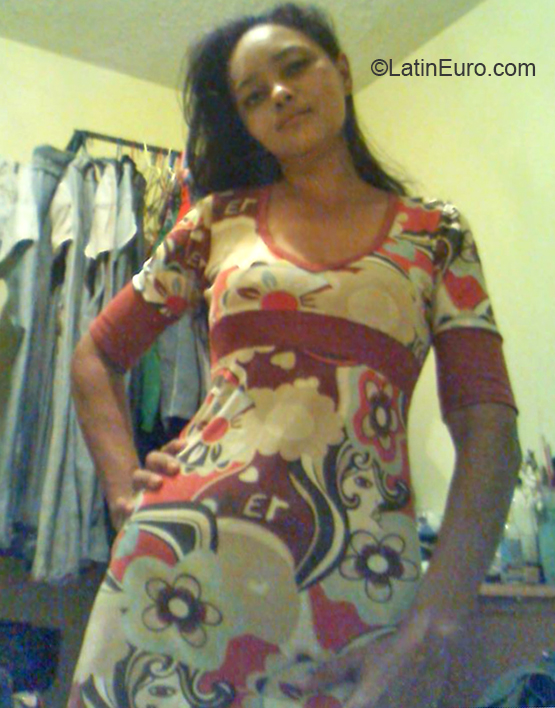 Date this beautiful Venezuela girl Yobix from Ciudad Bbolivar VE2715