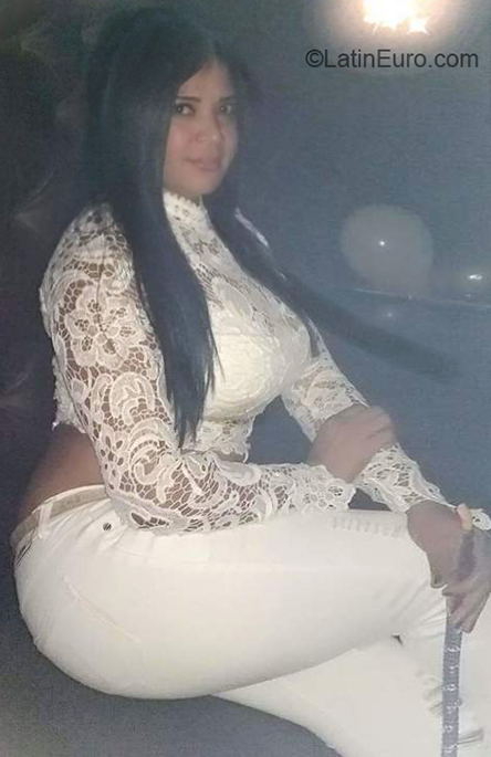 Date this sensual Dominican Republic girl Lus from Santiago DO36178