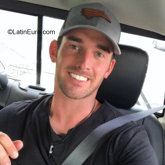 Date this hard body United States man Vee from Salt Lake City US20349