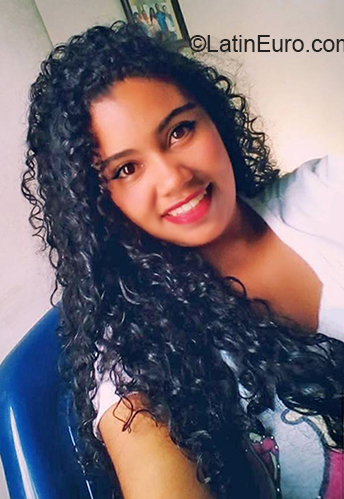 Date this cute Colombia girl Daniela from Armenia CO26130