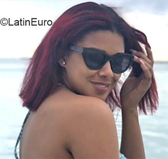 Date this voluptuous Dominican Republic girl Yiberlyn from La Vega DO36214