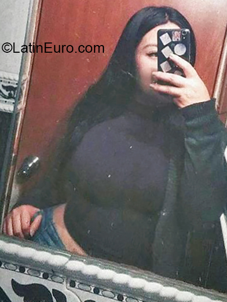 Date this hard body Venezuela girl Sofia from Chacao VE2736