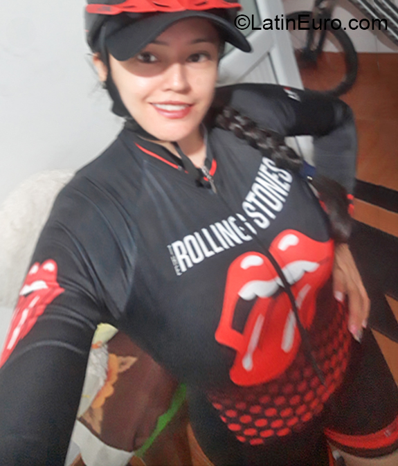 Date this happy Colombia girl Sandra from Yopal CO26160