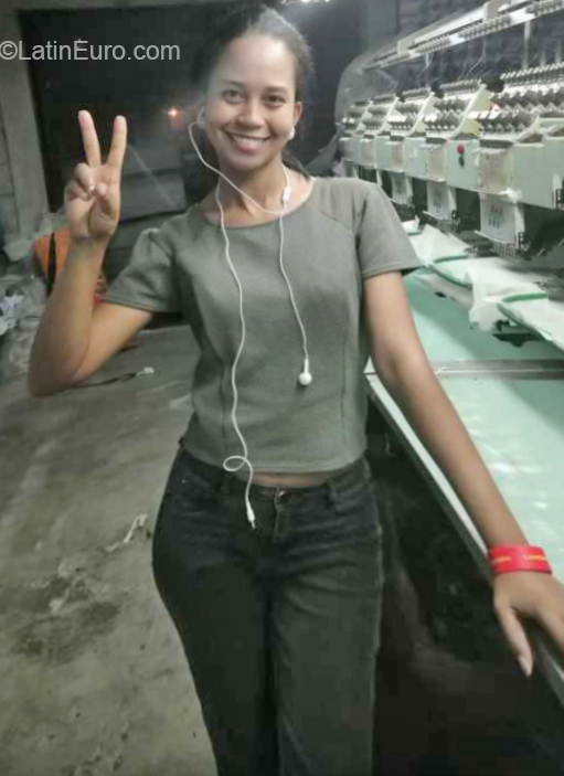 Date this beautiful Dominican Republic girl Ingrid peralta from Santiago de los Caballeros DO36330