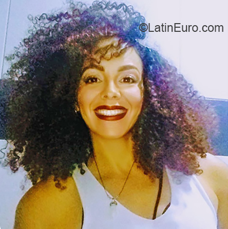 Date this delightful Colombia girl Yaky from Medellin CO26182