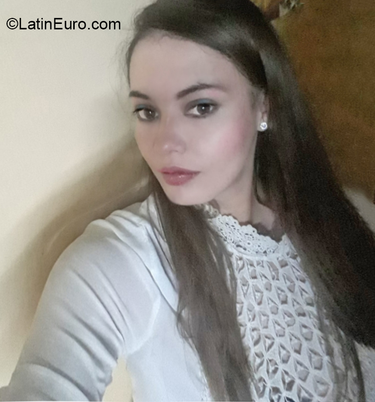 Date this pretty Ecuador girl MARIA from Quevedo EC382