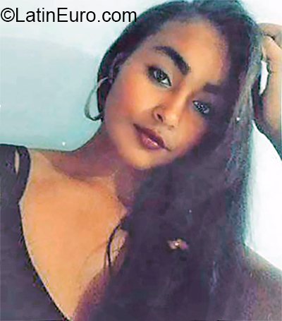 Date this athletic Brazil girl Welen from Belo Horizonte BR10942