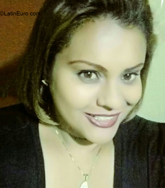 Date this funny Colombia girl Sagaria from Bogota CO26195