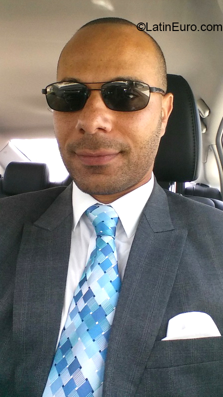 Date this sultry United States man Sam from Santa Barbara US20418