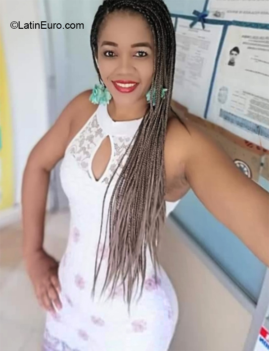 Date this nice looking Colombia girl Nenita from Villavicencio CO26222