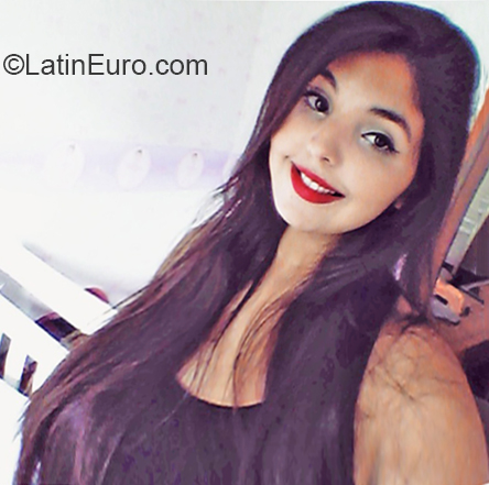 Date this stunning Brazil girl Nayara from Sao Paulo BR10950