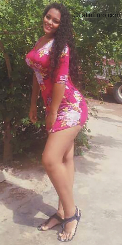 Date this georgeous Venezuela girl Wilmery from Falcon VE2776