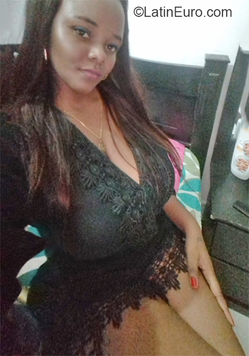Date this pretty Colombia girl Kelly from Cali CO26278