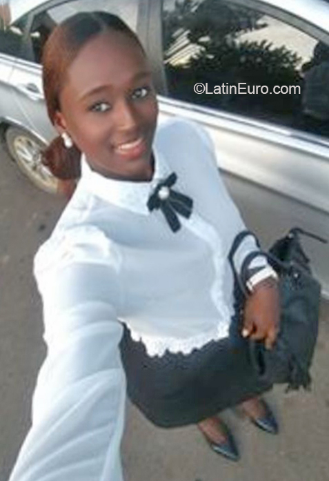 Date this hard body Dominican Republic girl Andresi from Santo Domingo DO38693
