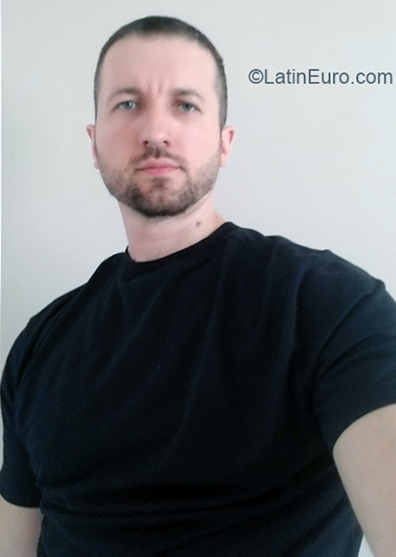 Date this lovely Canada man Daniel from Sherbrooke CA823