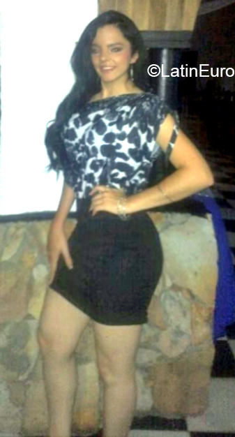 Date this beautiful Venezuela girl Yurany from San Cristobal DO36630