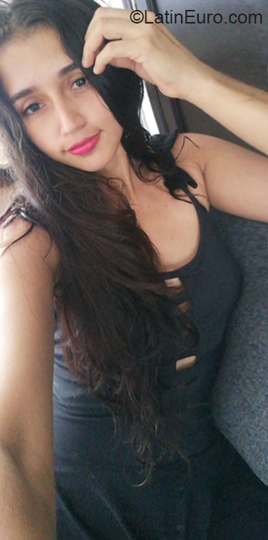 Date this pretty Colombia girl Marcela from Cucuta CO26327