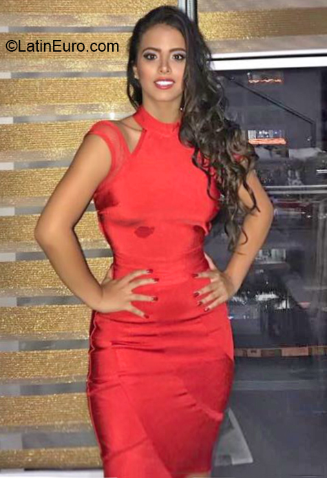 Date this tall Colombia girl Tati from Medellin CO26343