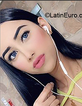 Date this athletic Venezuela girl Sofi from Cumana VE2818