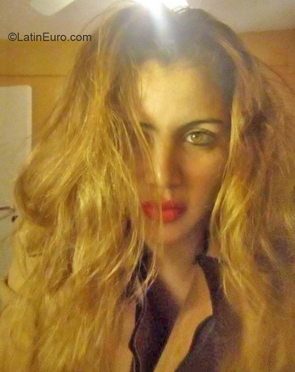 Date this voluptuous Argentina girl Tamara from Buenos Aires AR272