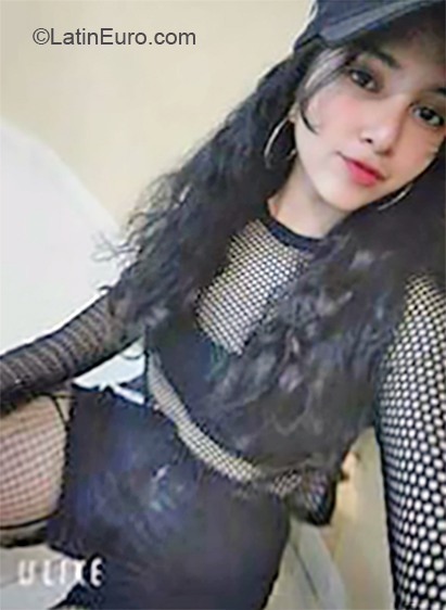 Date this young Venezuela girl Rina from Caracas VE2819
