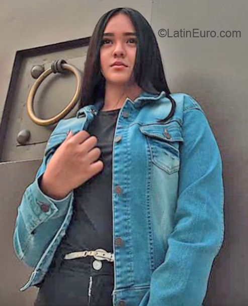 Date this gorgeous Mexico girl Aylin from Mexicali MX1725