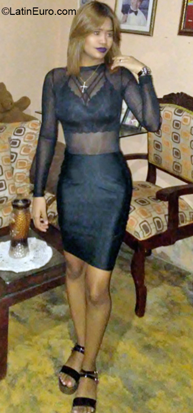 Date this sensual Dominican Republic girl Angela from Santo Domingo DO36757