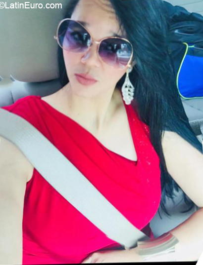 Date this nice looking Dominican Republic girl Irvana from Santiago DO36760