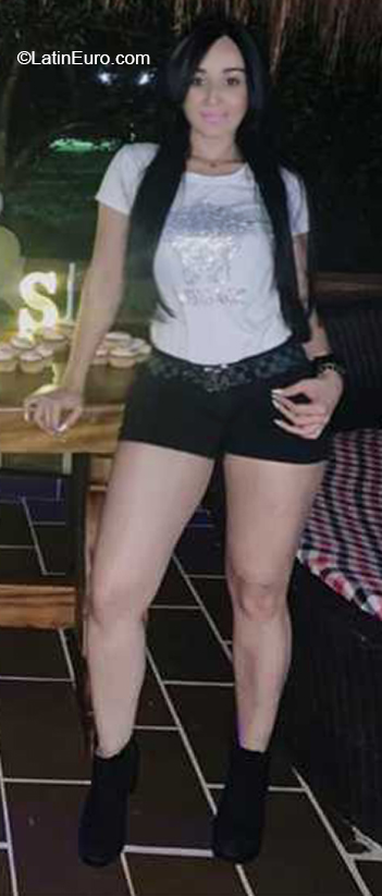 Date this hard body Colombia girl Ana from Medellin CO26414