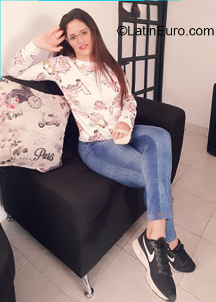 Date this sensual Colombia girl Luisa from Bogota CO26426