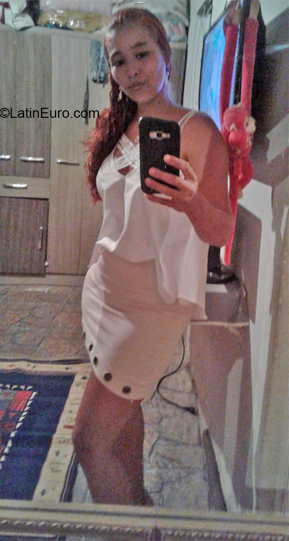 Date this good-looking Brazil girl Rayane from Rio de Janeiro BR10988