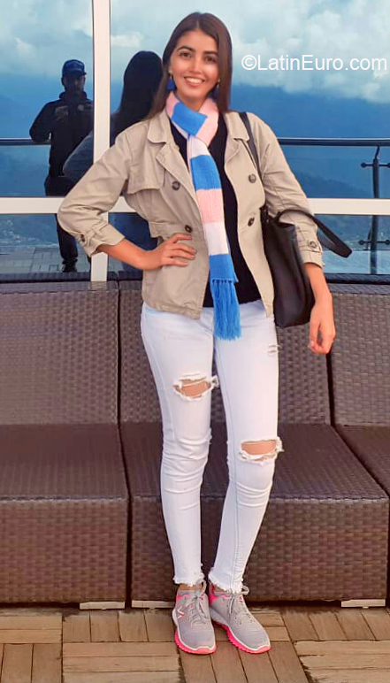 Date this sensual Venezuela girl Andrea from San Cristobal VE2857