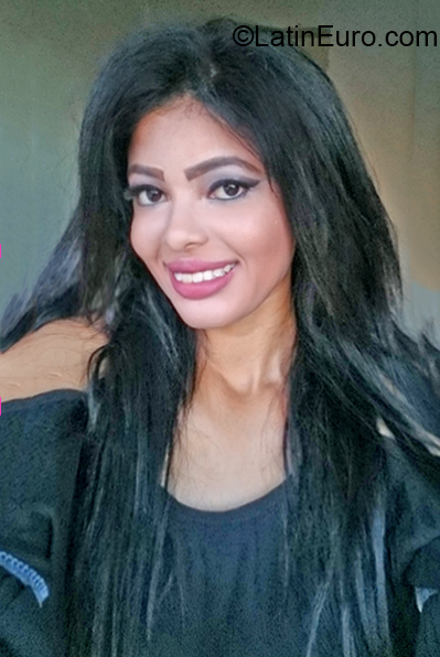Date this happy Brazil girl Amanda from Fortaleza BR10998
