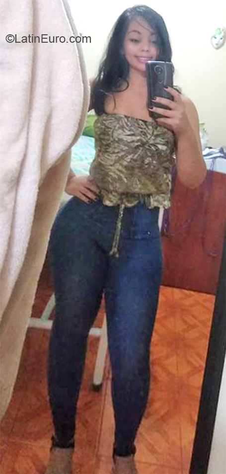 Date this hard body Peru girl Karla from Lima VE2880