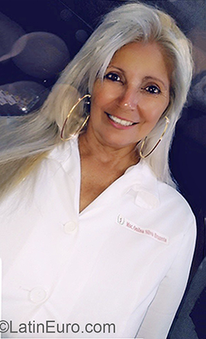 Date this attractive Cuba girl Onilsa from Las Tunas CU640